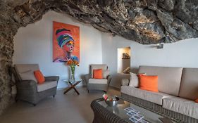 Spectacular Cave With Two Large Terraces